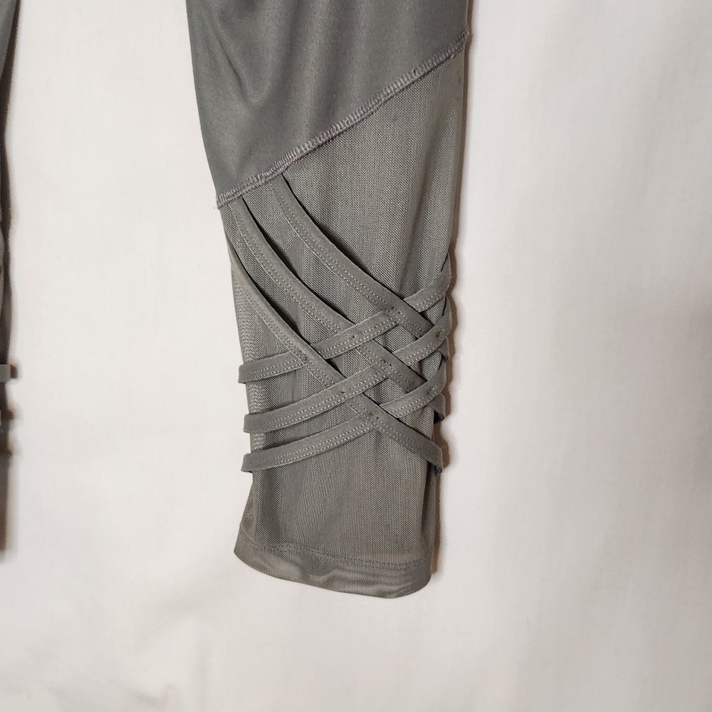 VOGO Athletica cropped leggings green large - Picture 3 of 11